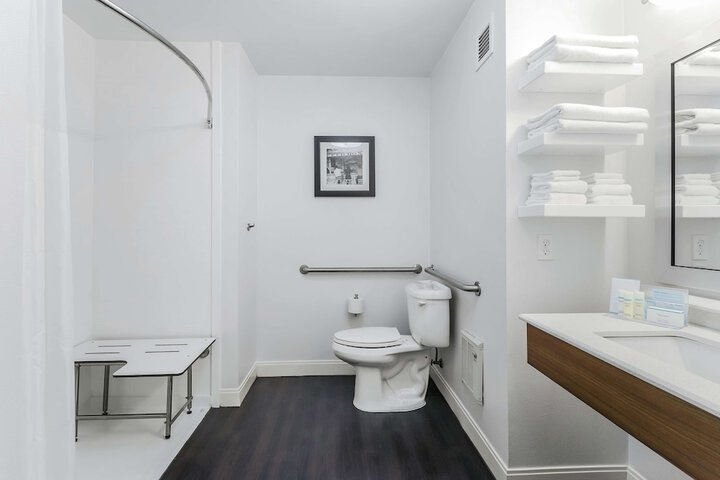 Hampton Inn Heath-Newark