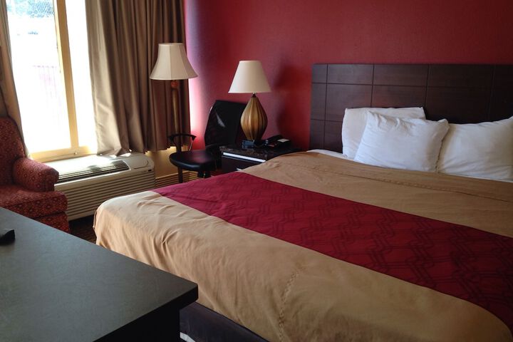 Room 12 of 19