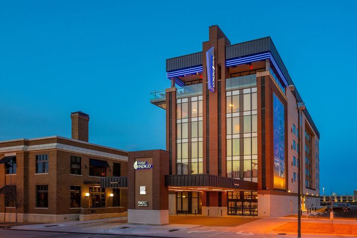 Hotel Indigo Tulsa DWTN-Entertainment Area by IHG