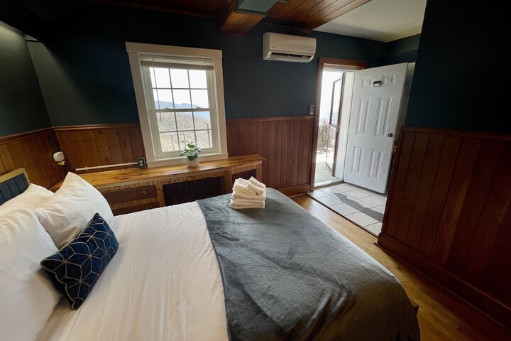 Room 41 of 156