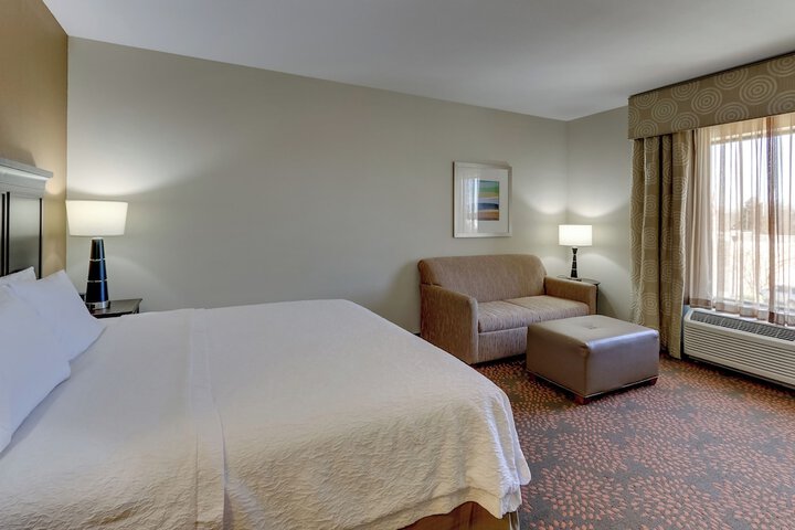 Room 32 of 51