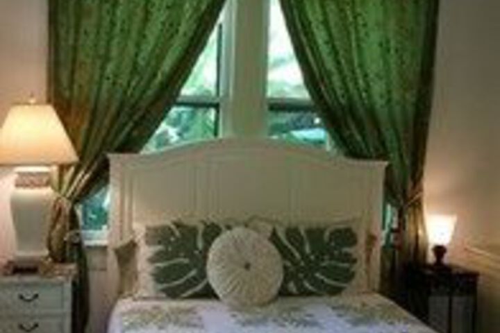Haiku Plantation Inn Bed & Breakfast