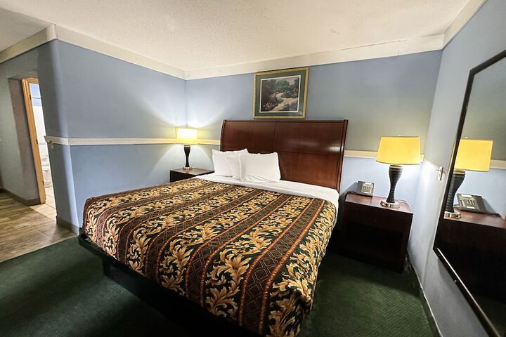 Room 10 of 26