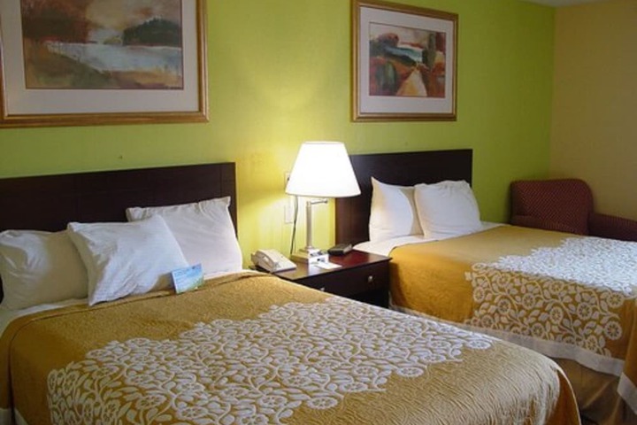Room 21 of 43