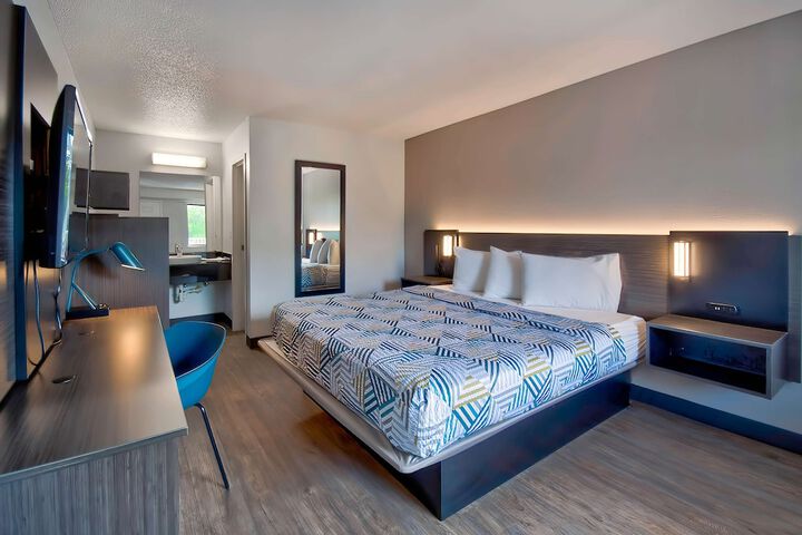Room 9 of 22
