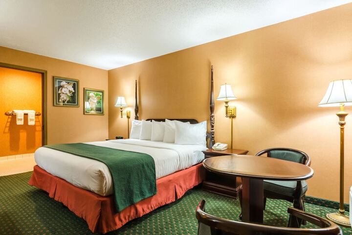 Room 34 of 41