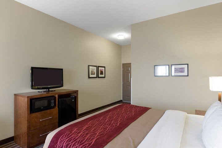 Room 28 of 39