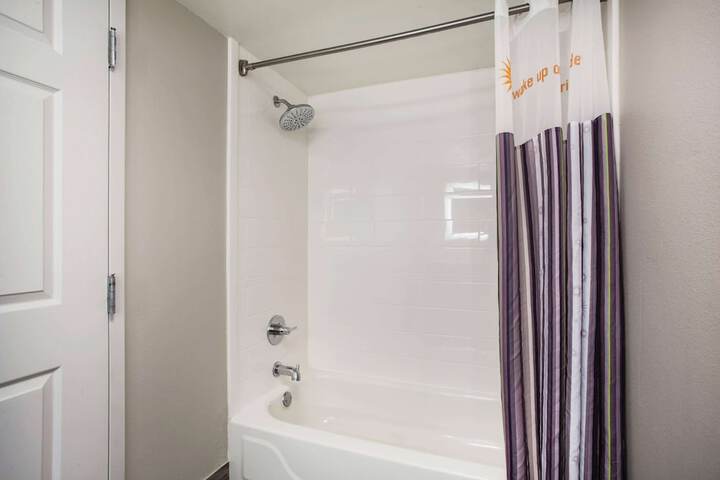 Room 19 of 34