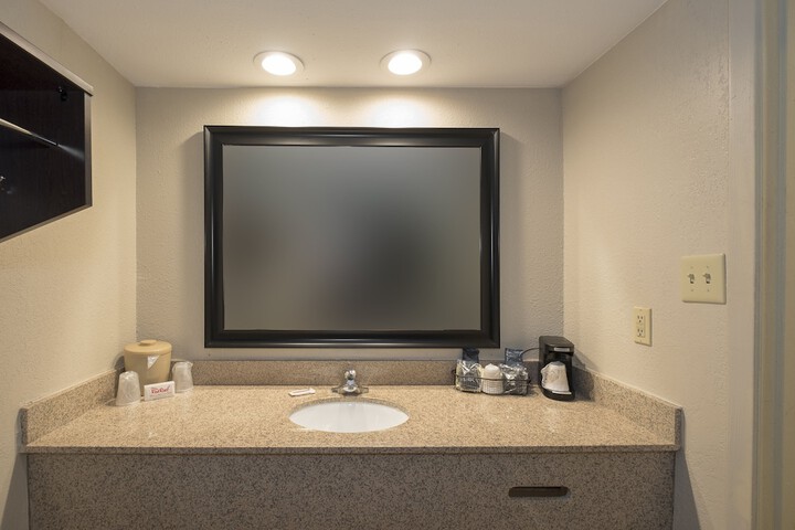 Room 12 of 27