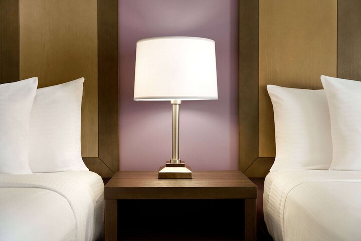 Room 15 of 32