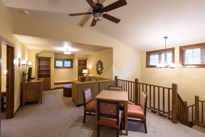 Room 45 of 192