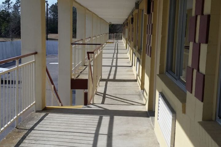 Economy Inn