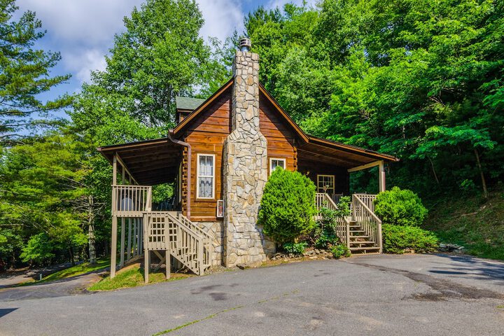 Highland Hills Motel and Cabins – a Master Hosts Resort