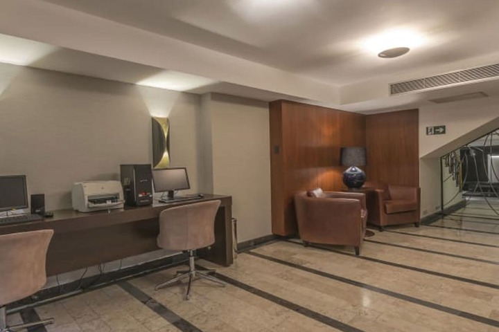 Business Center 121 of 123