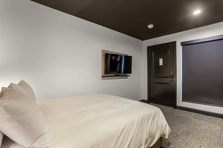 Room 25 of 35