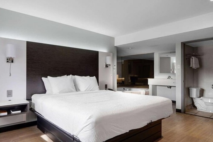 Room 18 of 43