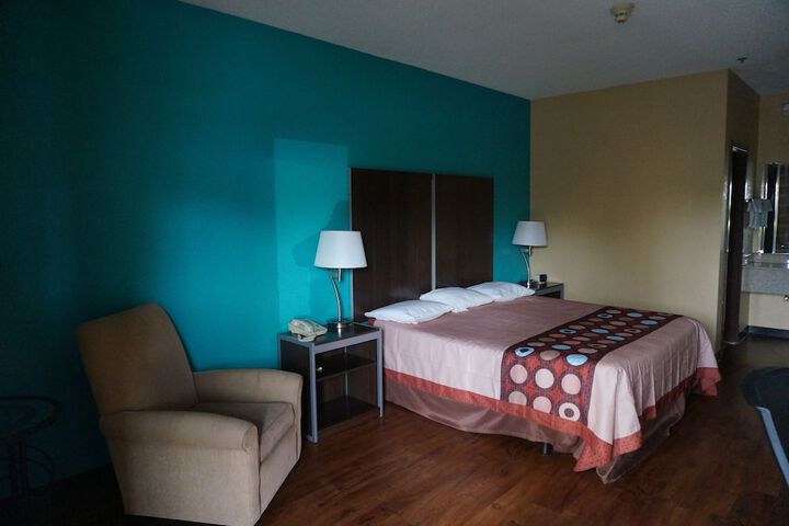 Room 12 of 29