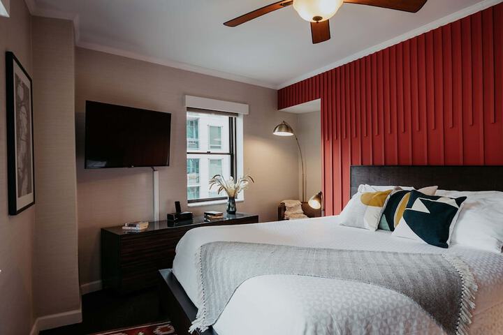 Room 17 of 43