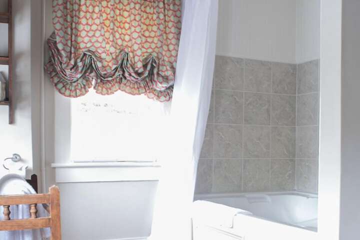 Room 32 of 49