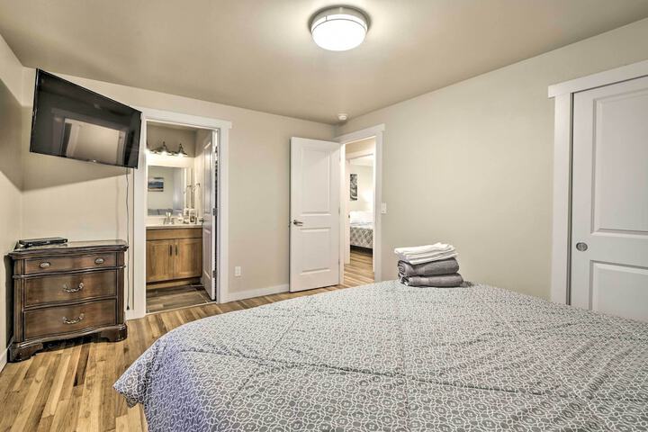Spacious Kent Home 17 Mi to Dtwn Seattle!