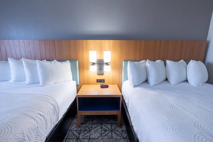 Country Inn & Suites by Radisson St. Petersburg - Clearwater, FL