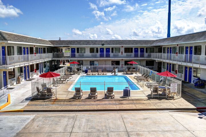 Pool 16 of 36