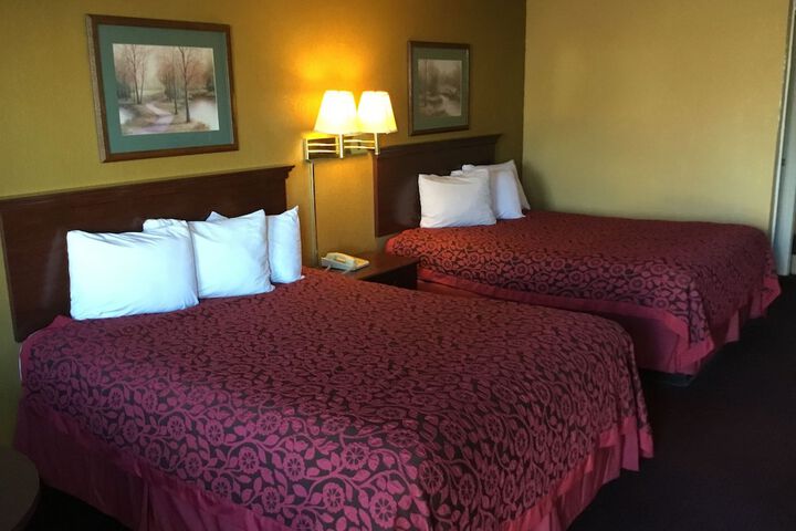 Room 7 of 18