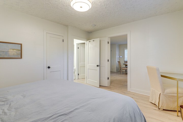 Walk Downtown & Canton Street: Roswell Retreat!