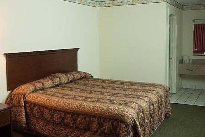 Room 12 of 18