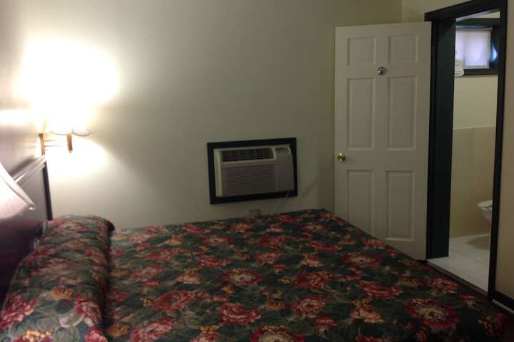 Room 11 of 19