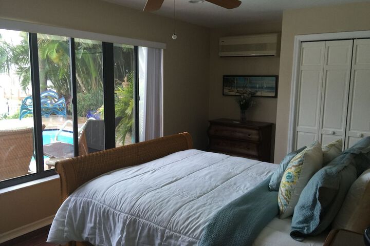 Room 25 of 48
