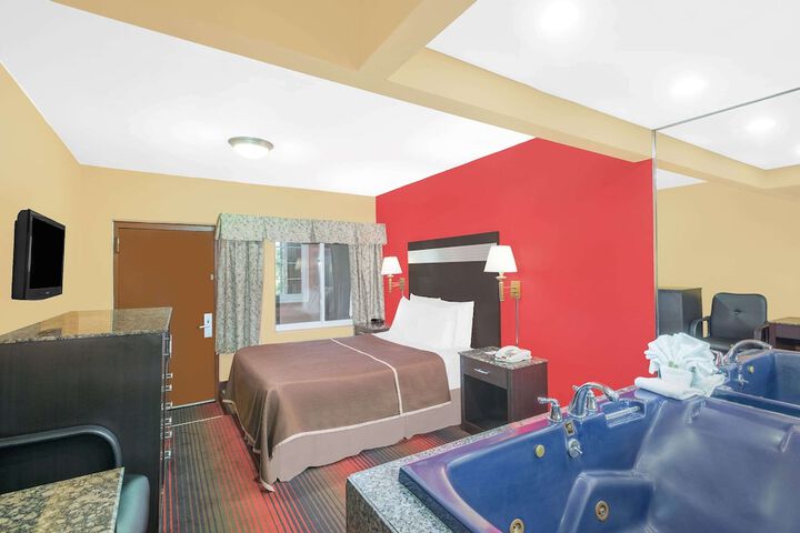 Room 6 of 22