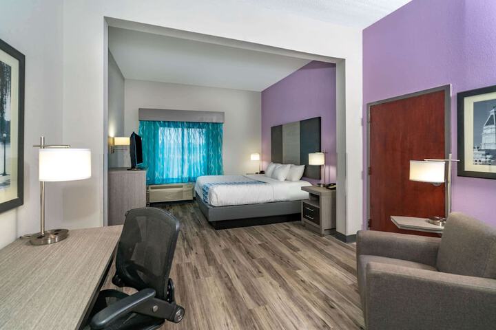 Room 13 of 34