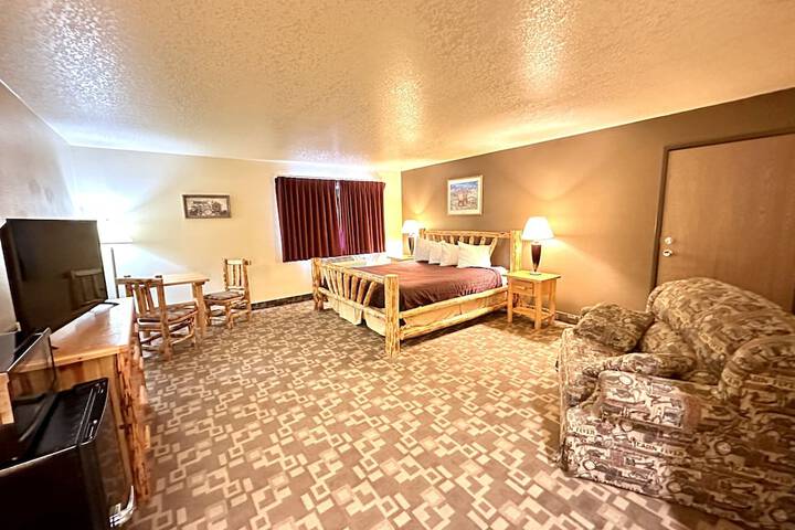 Room 26 of 38