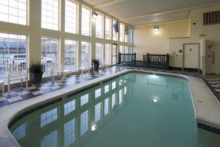 Wingate by Wyndham Anchorage Downtown / Ship Creek