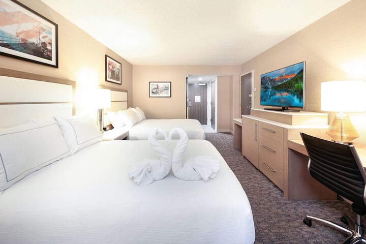 Room 32 of 40