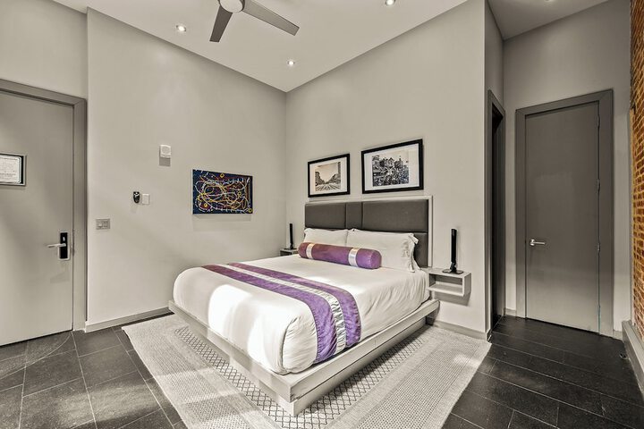 Room 323 of 488