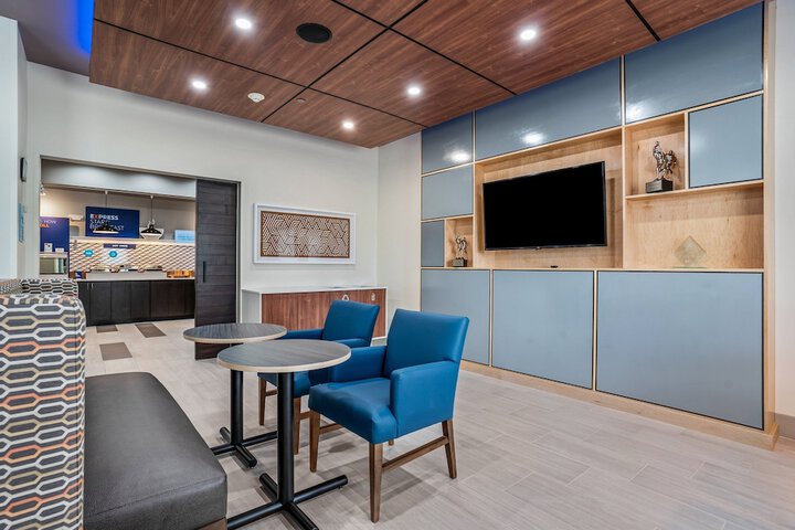 Holiday Inn Express Suites Van Buren-Ft Smith Area by IHG
