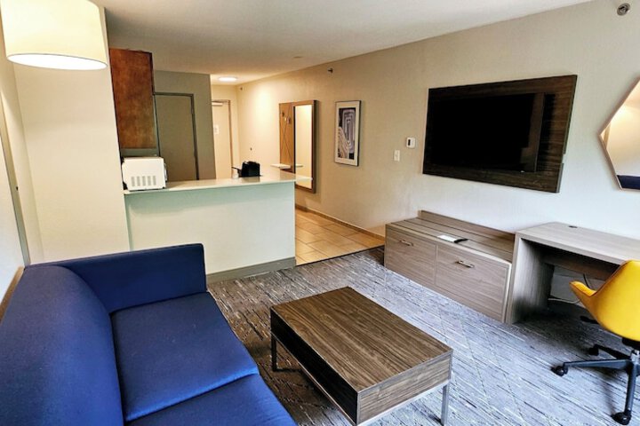 Room 27 of 50