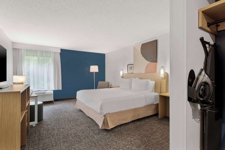 Room 15 of 35