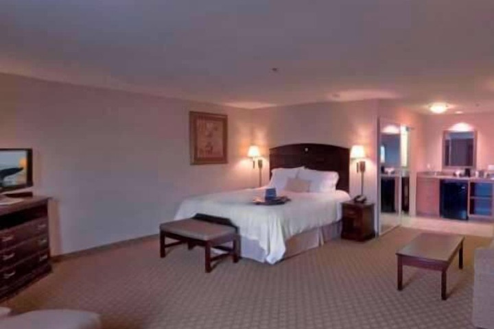 Hampton Inn & Suites Farmington