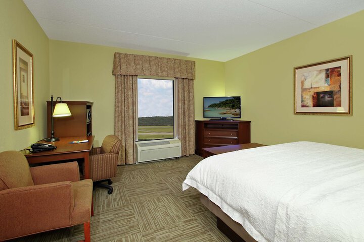 Room 28 of 34