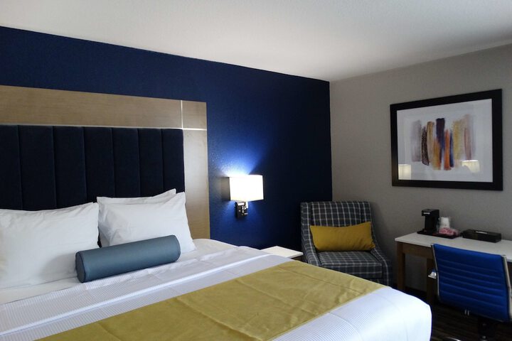 Room 12 of 42