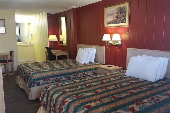 Room 25 of 40