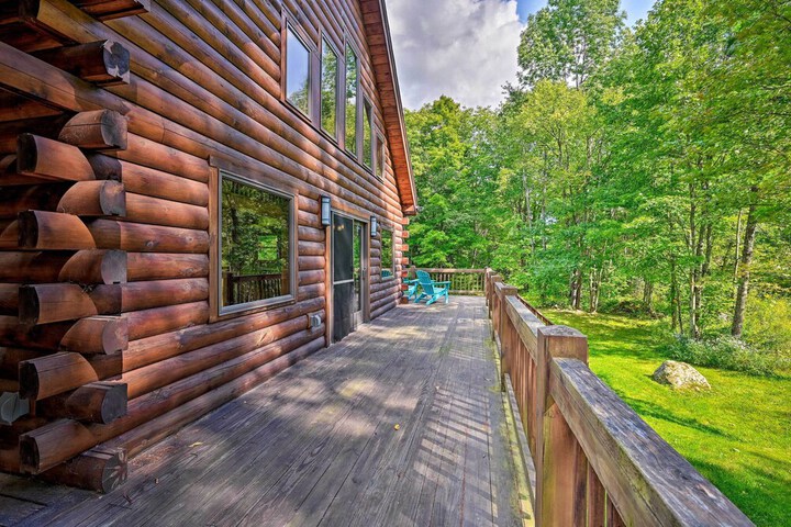Private Chester Home w / Deck Mins to Skiing!