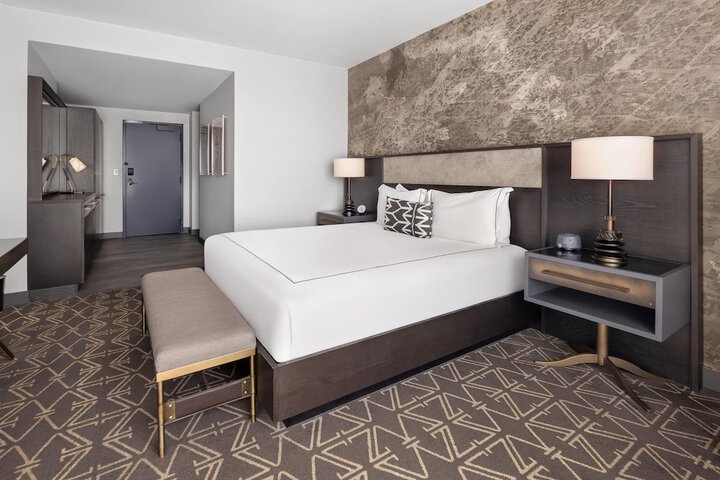 Room 41 of 68