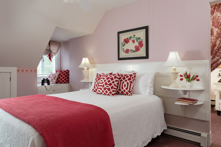 The Four Chimneys Inn