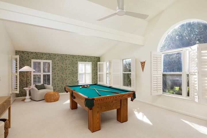 Hemlock by Avantstay Minutes From Folly Beach w / Multiple Patios
