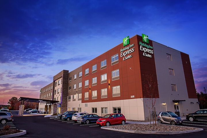 Hotel 5 of 54