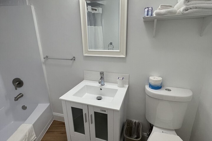 Room 30 of 48